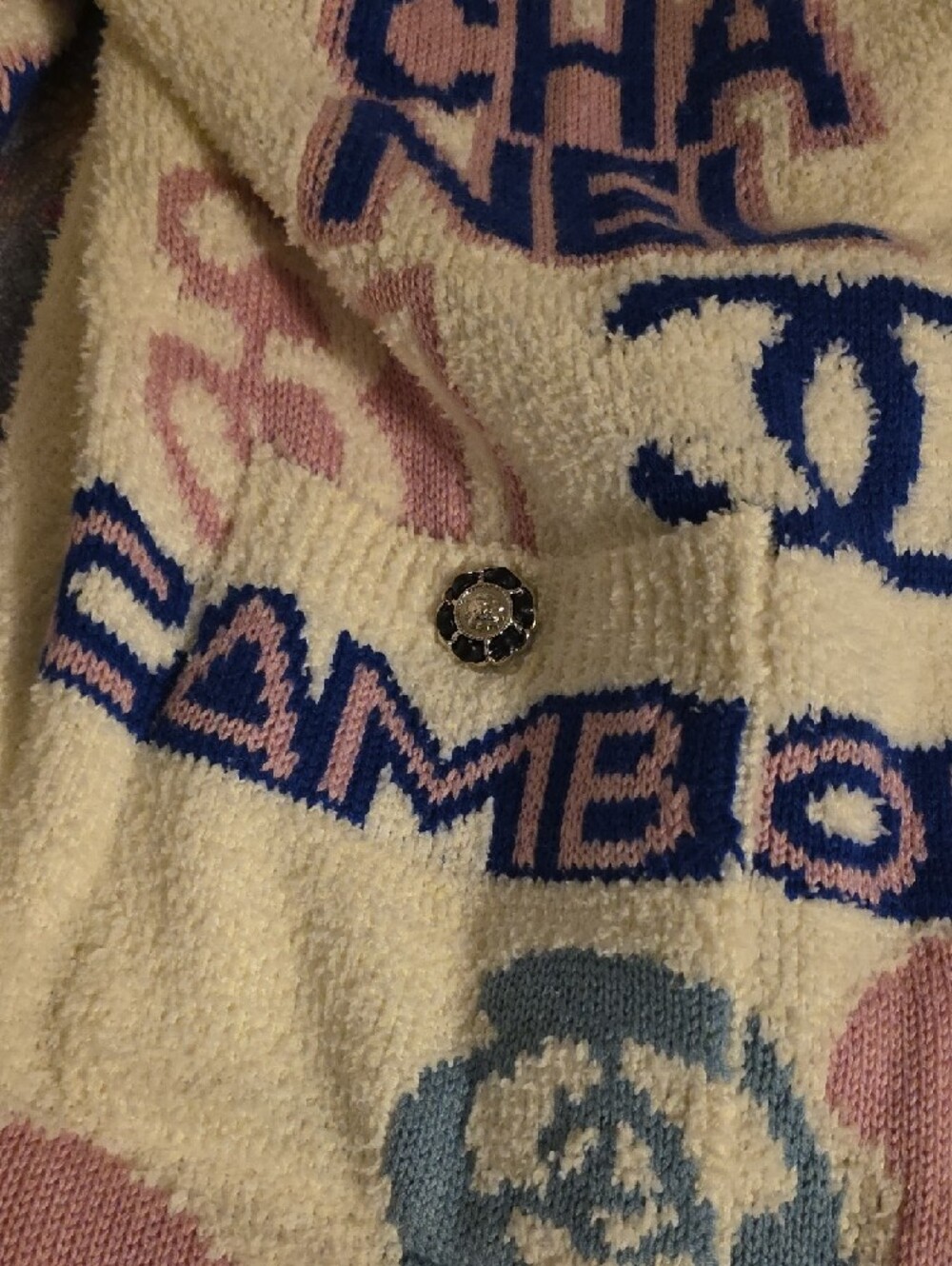 Cream Knit Cardigan with Pink & Blue Logo Motifs - Picture 2 of 7